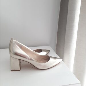 New Marc Fisher Gold Zala Heels 11